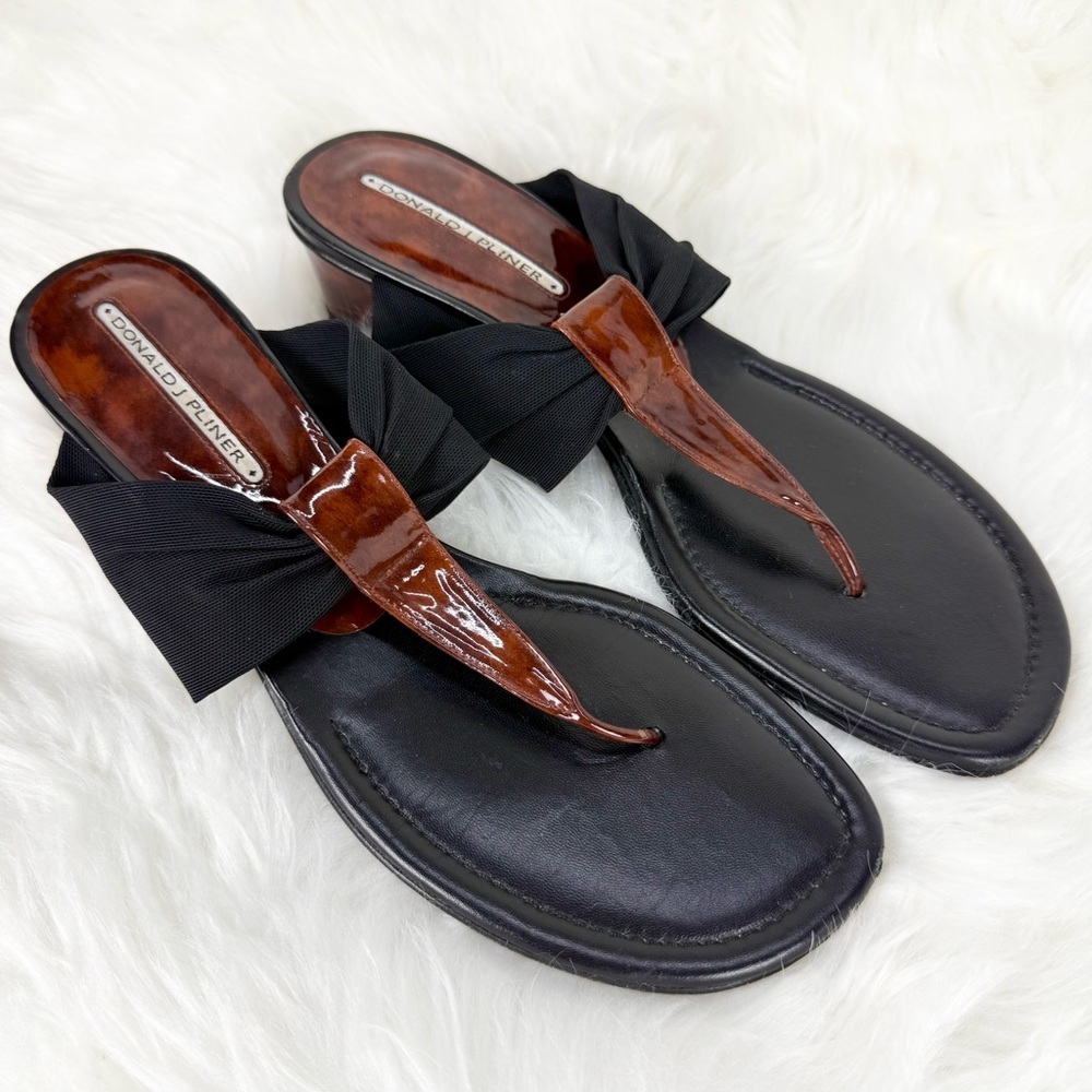 Donald J Pliner Kitten Heel Thong Sandal Size 11